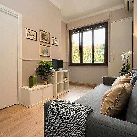 Duomo Design Cube - 10 Minutes Walk From Brera Apartment มิลาน ภายนอก รูปภาพ